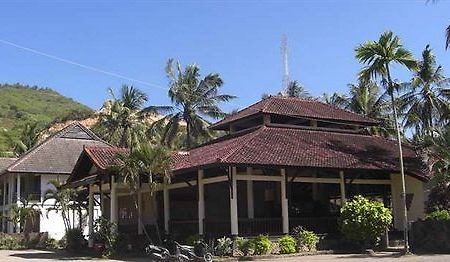 Kuta Indah Hotel Luaran gambar