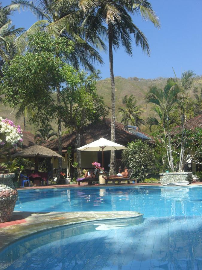 Kuta Indah Hotel Luaran gambar