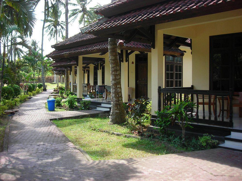 Kuta Indah Hotel Luaran gambar