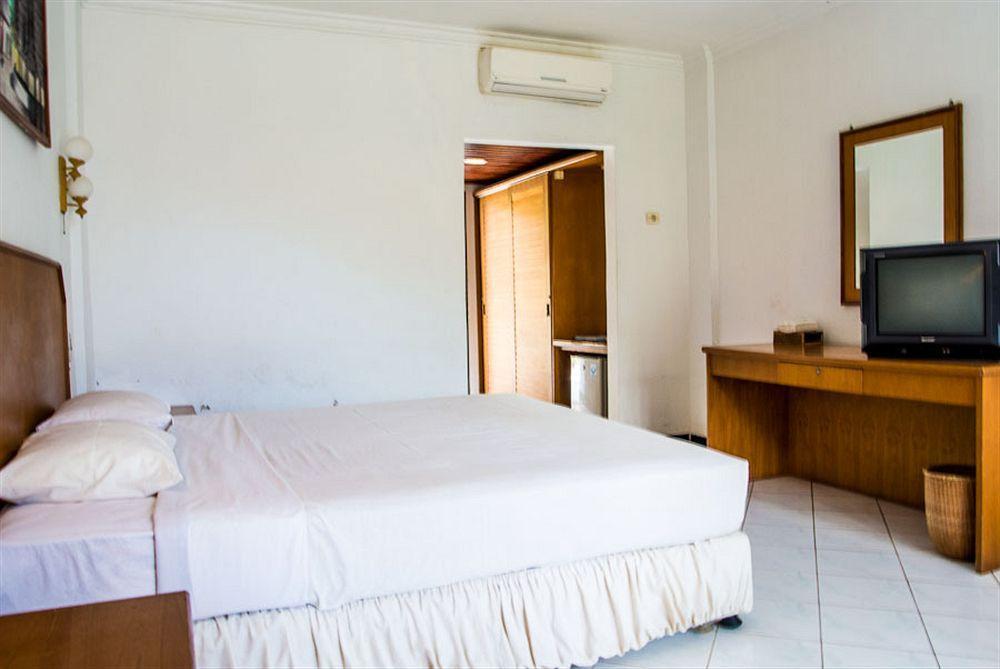 Kuta Indah Hotel Luaran gambar