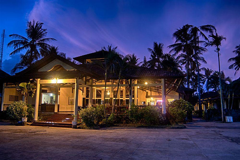 Kuta Indah Hotel Luaran gambar