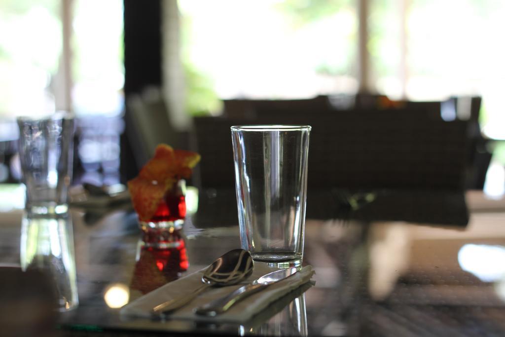 Kuta Indah Hotel Luaran gambar