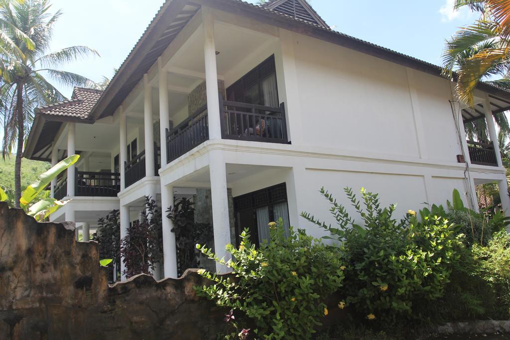 Kuta Indah Hotel Luaran gambar