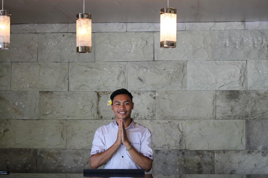 Kuta Indah Hotel Luaran gambar