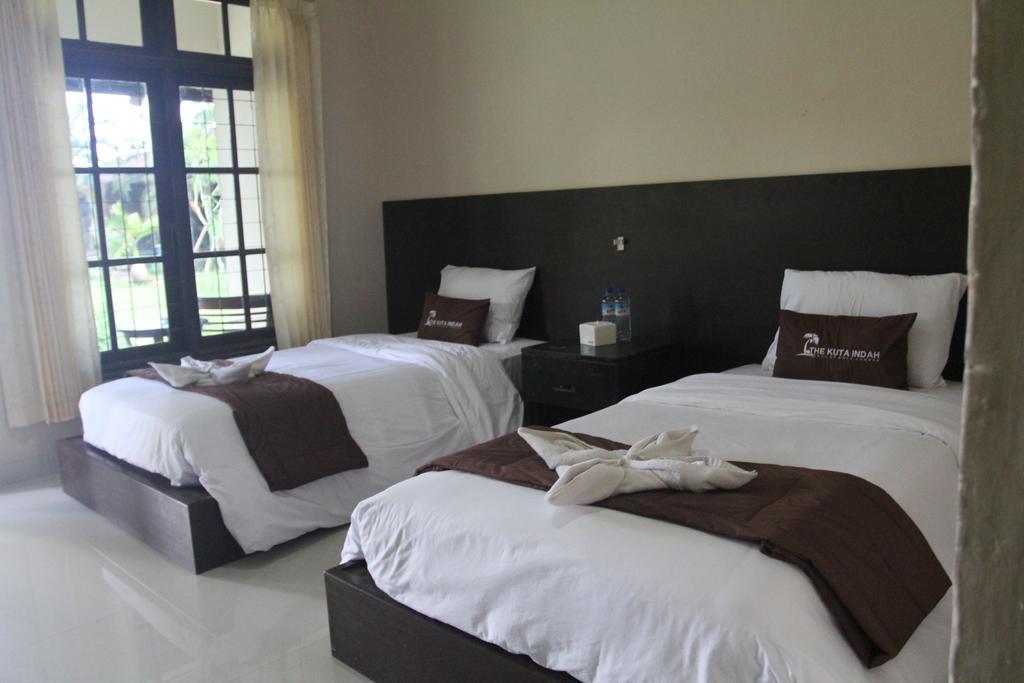 Kuta Indah Hotel Luaran gambar