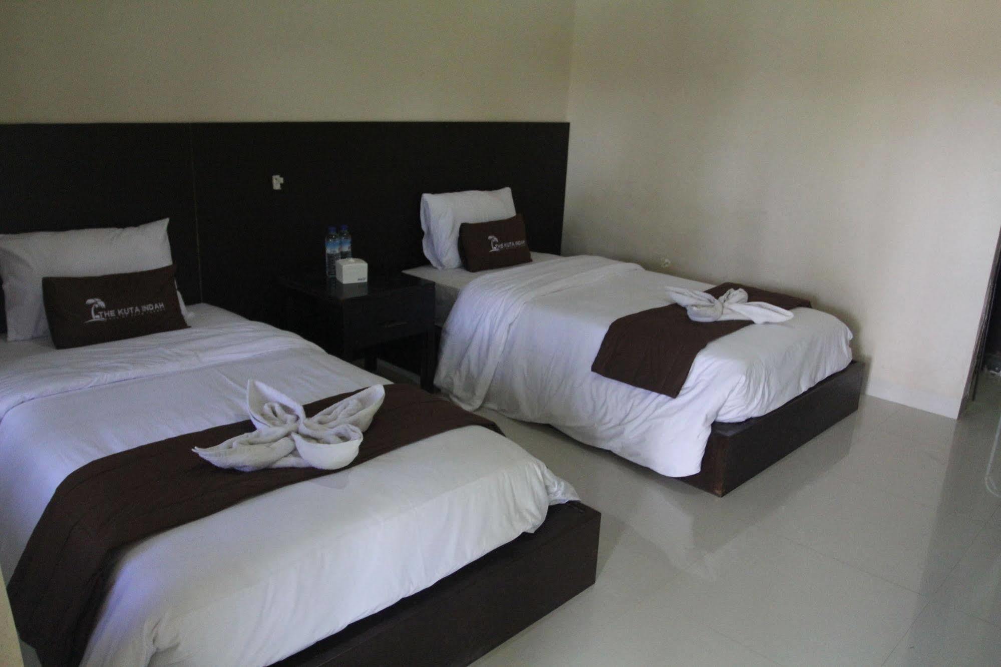 Kuta Indah Hotel Luaran gambar
