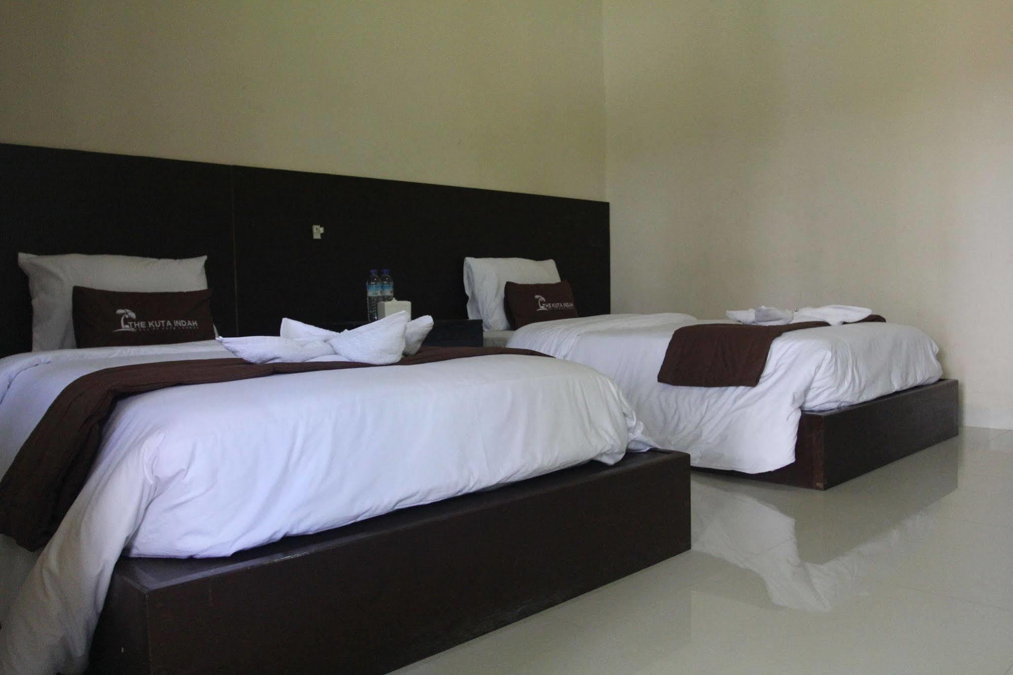 Kuta Indah Hotel Luaran gambar