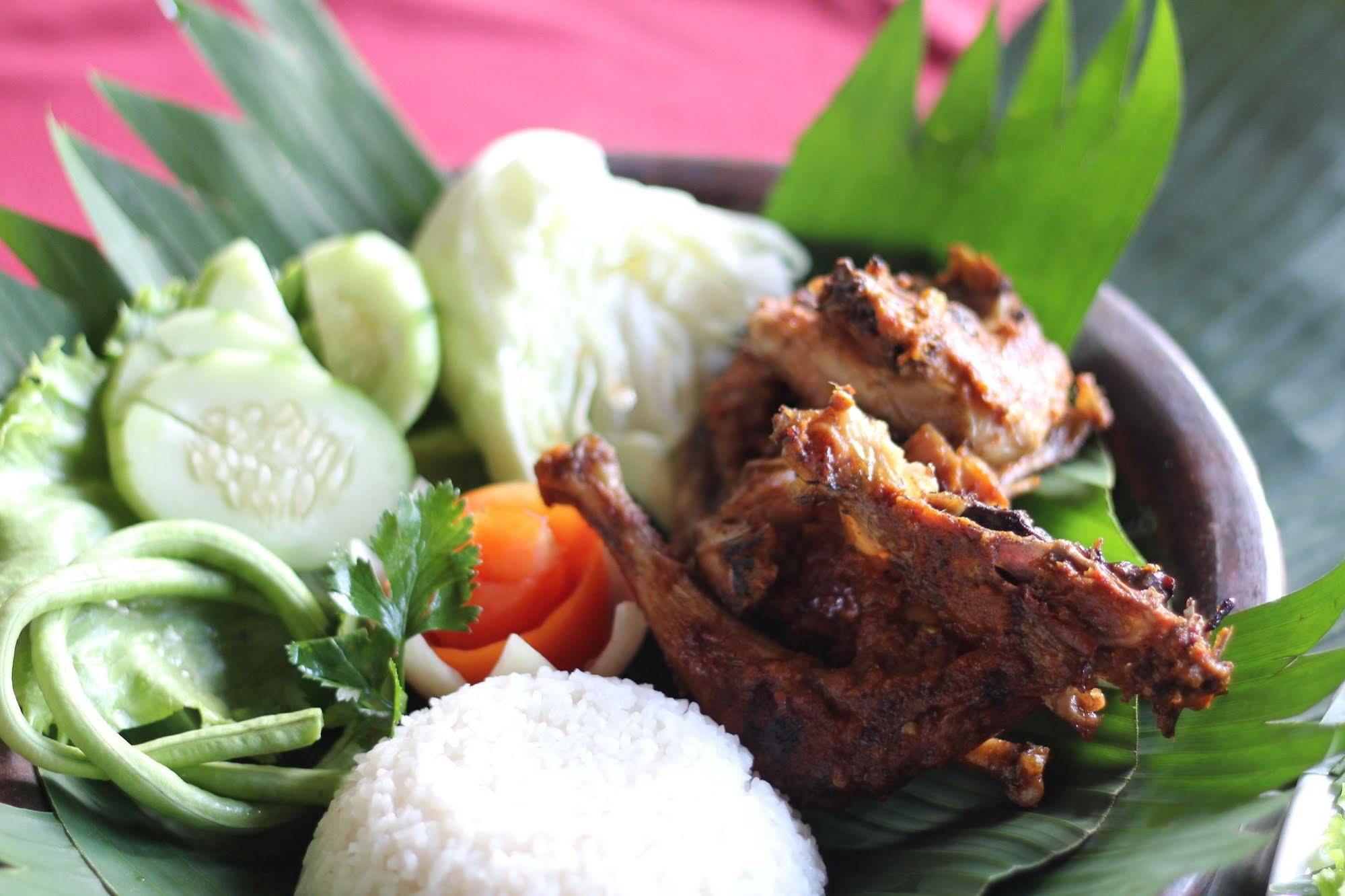 Kuta Indah Hotel Luaran gambar