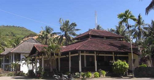 Kuta Indah Hotel Luaran gambar