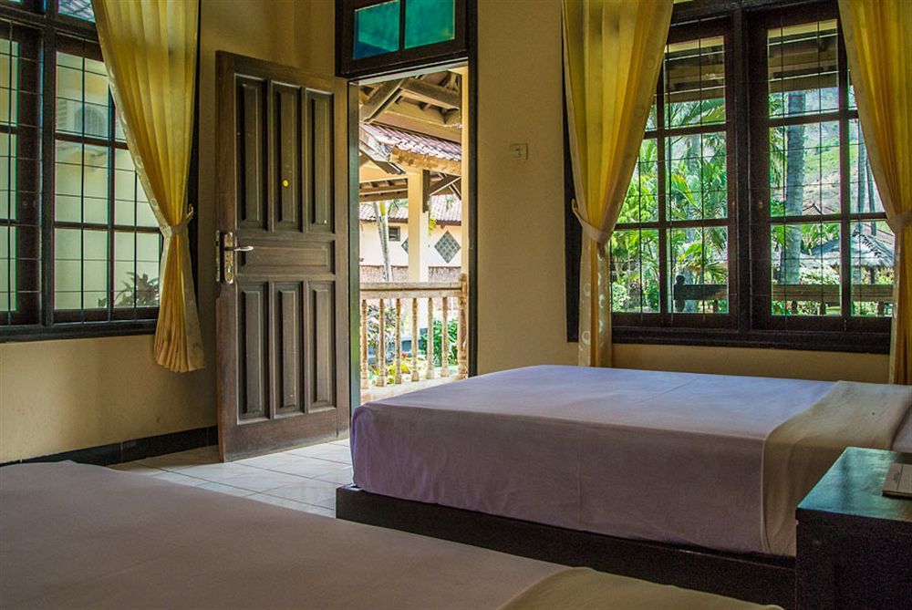 Kuta Indah Hotel Luaran gambar