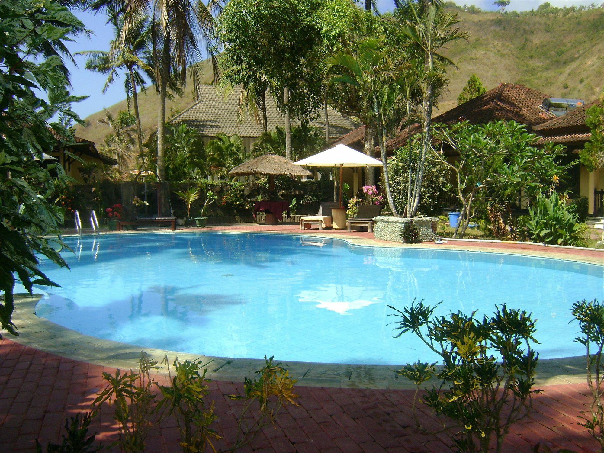 Kuta Indah Hotel Luaran gambar