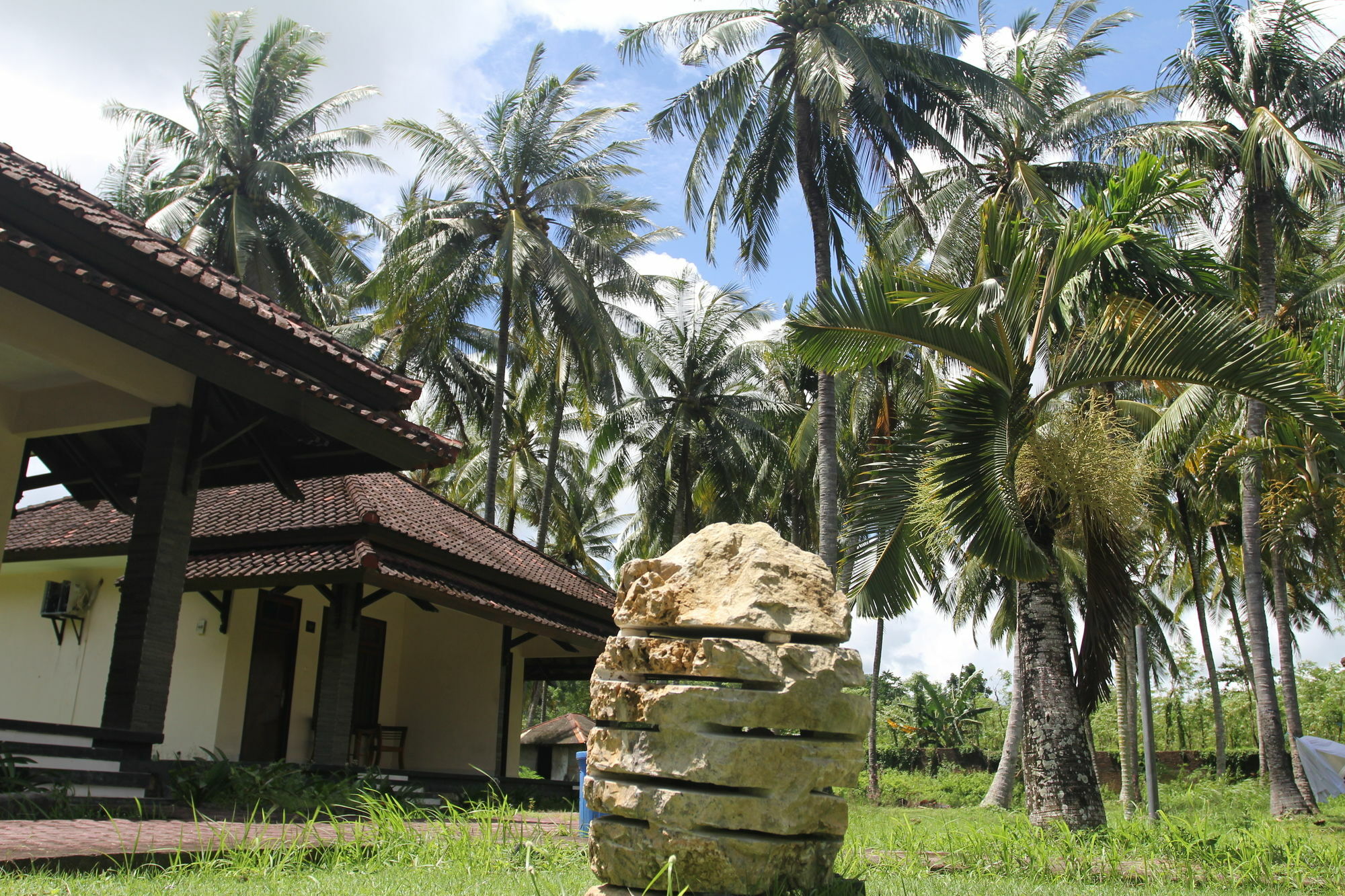 Kuta Indah Hotel Luaran gambar